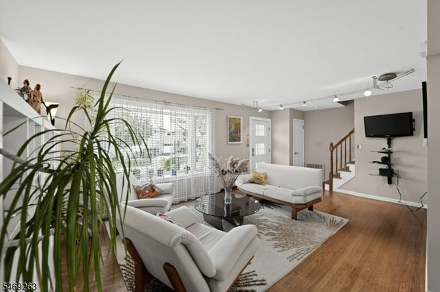 40 Jackson St, Nutley Twp., NJ 07110