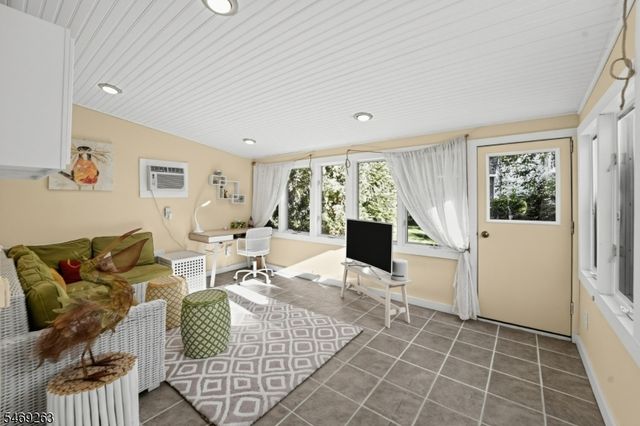 40 Jackson St, Nutley Twp., NJ 07110