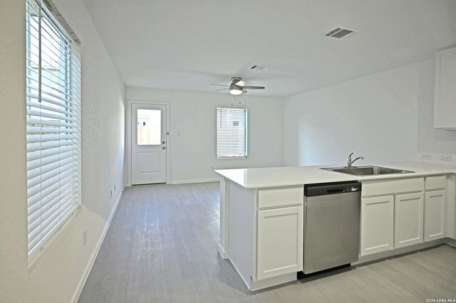 6739 Pumice Place, Elmendorf, TX 78112