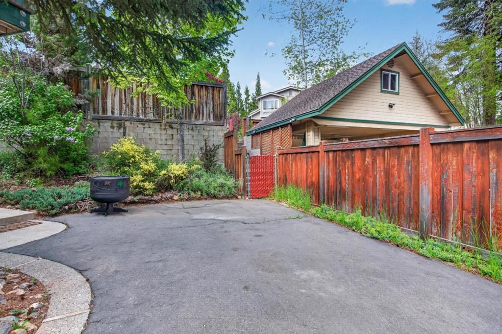 Image 32 of property listing at 454 Peninsula Drive A - B, Westwood, CA 96137