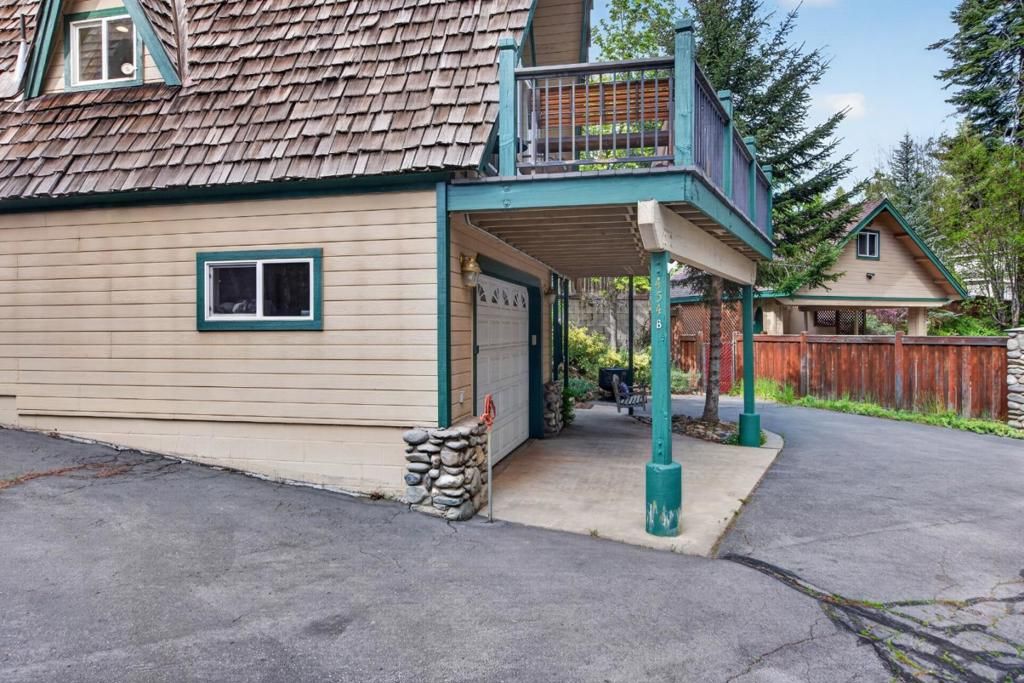 Image 4 of property listing at 454 Peninsula Drive A - B, Westwood, CA 96137