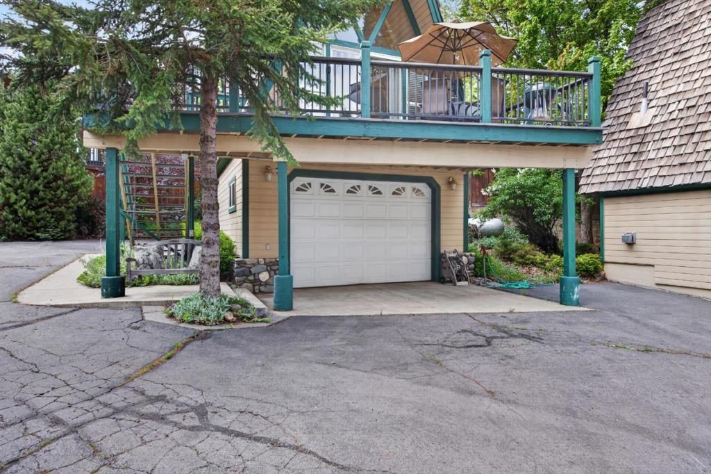 Image 5 of property listing at 454 Peninsula Drive A - B, Westwood, CA 96137