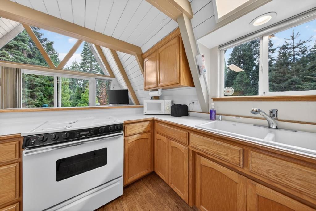Image 59 of property listing at 454 Peninsula Drive A - B, Westwood, CA 96137