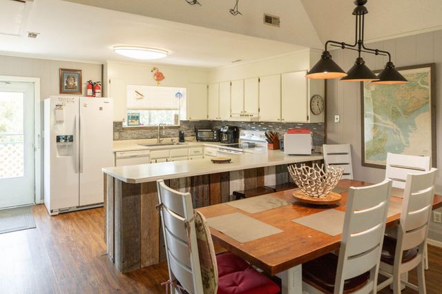 1402 Jungle Road, Edisto Island, SC 29438