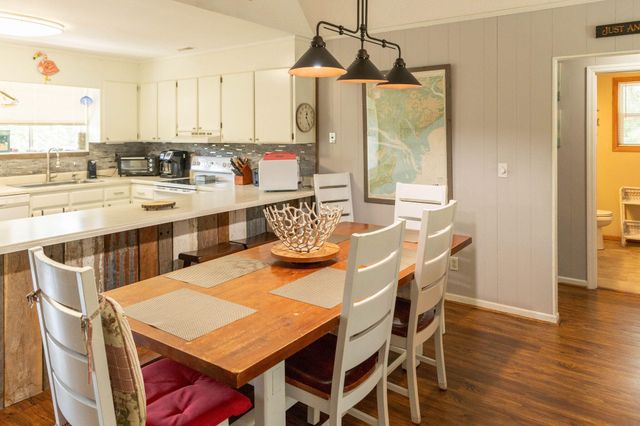 1402 Jungle Road, Edisto Island, SC 29438