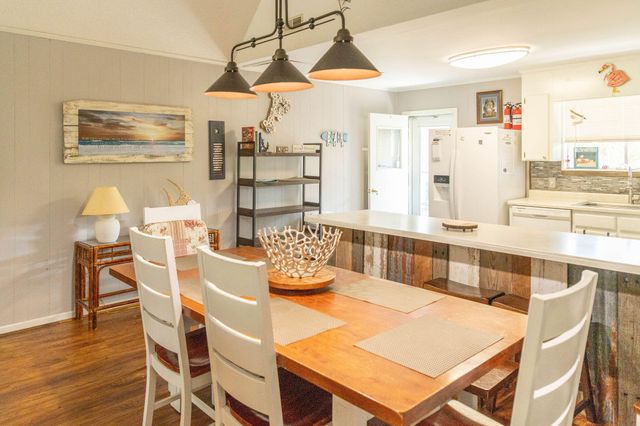 1402 Jungle Road, Edisto Island, SC 29438