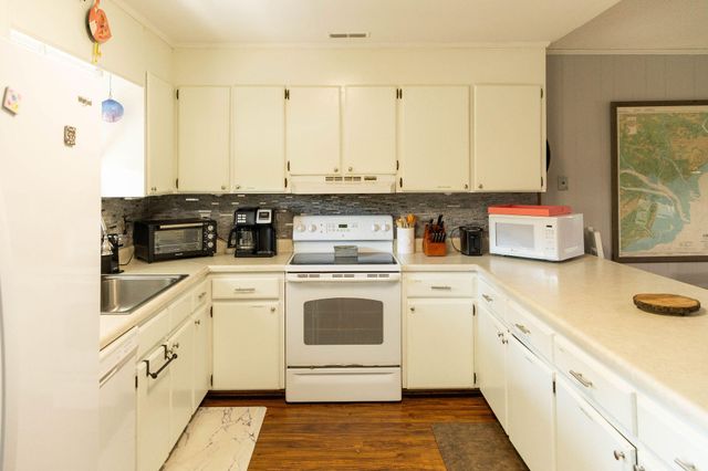 1402 Jungle Road, Edisto Island, SC 29438