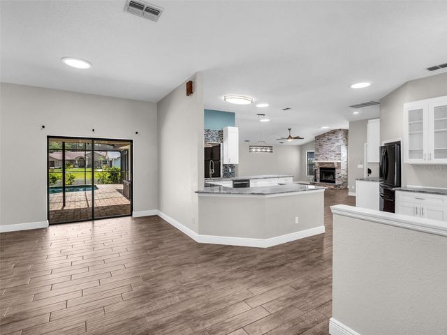 447 WHISPERING LAKES BOULEVARD, Tarpon Springs, FL 34688