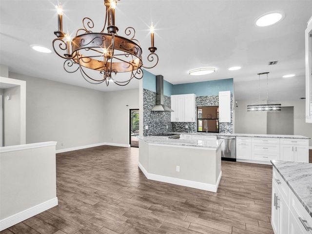 447 WHISPERING LAKES BOULEVARD, Tarpon Springs, FL 34688