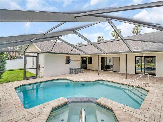 447 WHISPERING LAKES BOULEVARD, Tarpon Springs, FL 34688