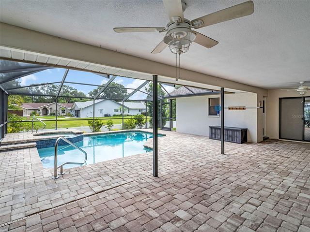 447 WHISPERING LAKES BOULEVARD, Tarpon Springs, FL 34688