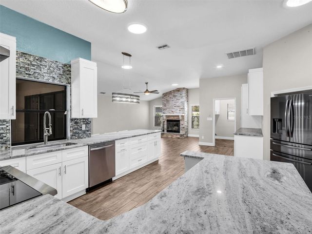 447 WHISPERING LAKES BOULEVARD, Tarpon Springs, FL 34688