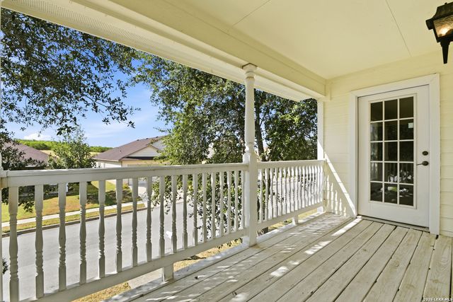 121 Lark Hill, Floresville, TX 78114