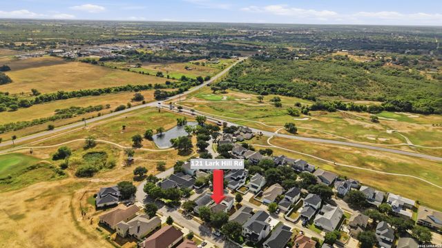 121 Lark Hill, Floresville, TX 78114