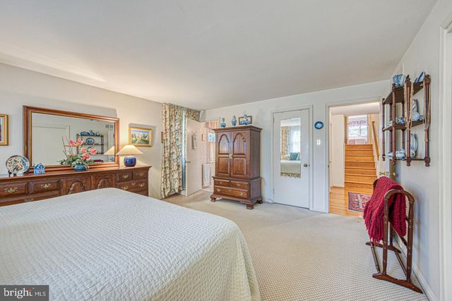 2 LOCUST LN, Rose Valley, PA 19086