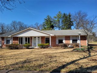 6945 Lakeside Hills Drive, Florissant, MO 63033