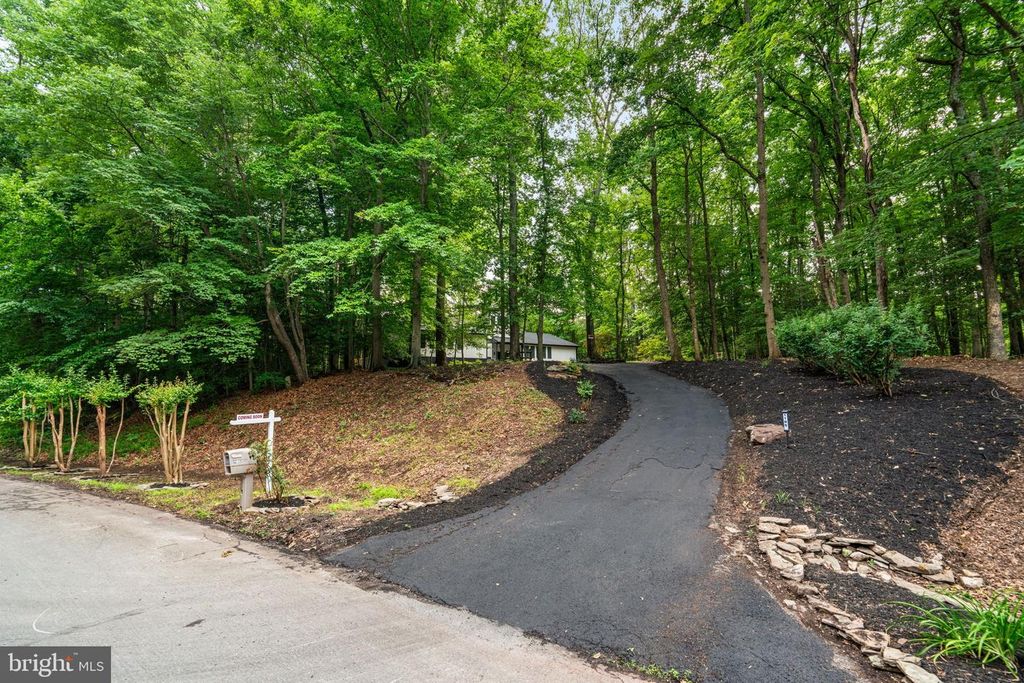 Image 1 of property listing at 1185 HARBOR OAK DR, Crownsville, MD 21032