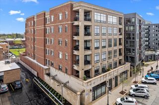 195 N Addison Avenue PH03, Elmhurst, IL 60126