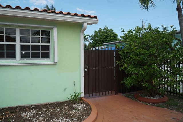 3311 SW 105th Court, Miami, FL 33165