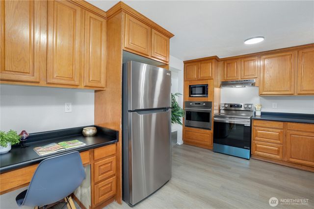 1302 N Woodlawn Street, Tacoma, WA 98406