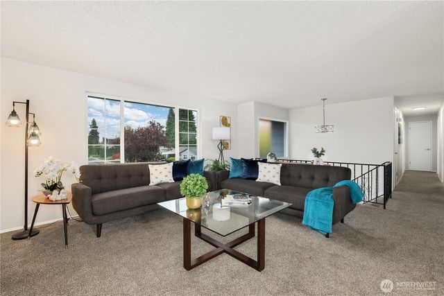 1302 N Woodlawn Street, Tacoma, WA 98406