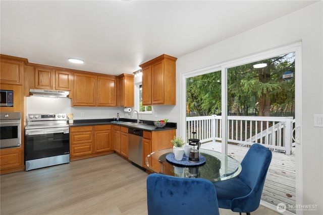 1302 N Woodlawn Street, Tacoma, WA 98406