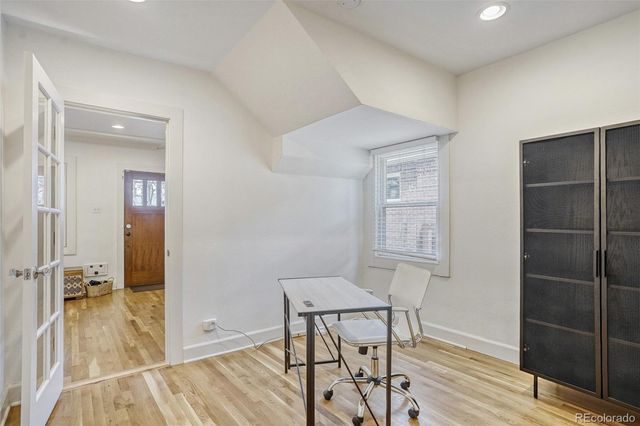 860 S Vine Street, Denver, CO 80209