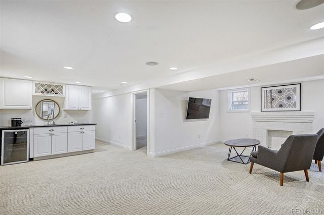 860 S Vine Street, Denver, CO 80209