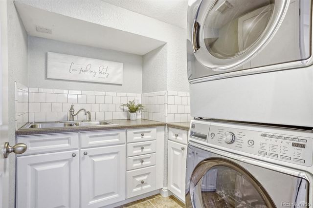 860 S Vine Street, Denver, CO 80209