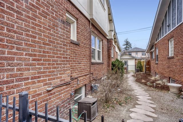 860 S Vine Street, Denver, CO 80209