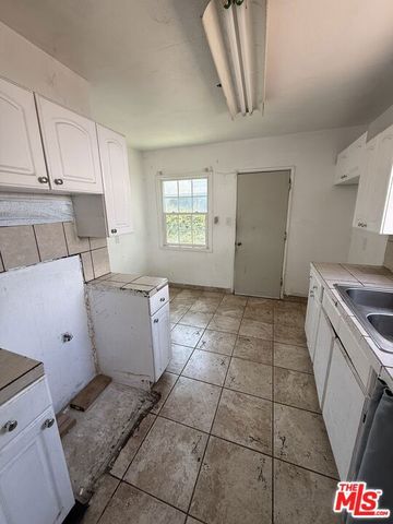 14711 Grevillea Avenue, Lawndale, CA 90260