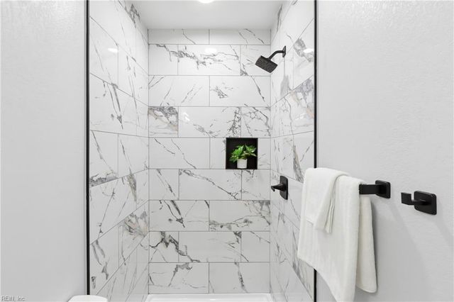 409 Hicks AVE, Norfolk, VA 23502