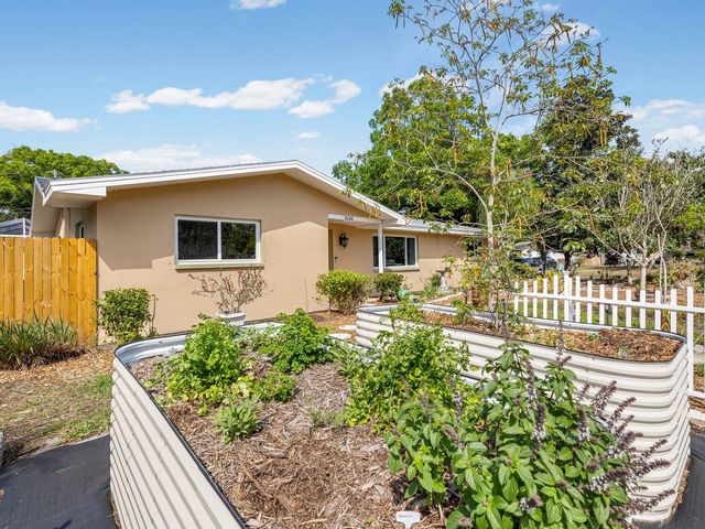 2086 LAKEWOOD DRIVE, Clearwater, FL 33763