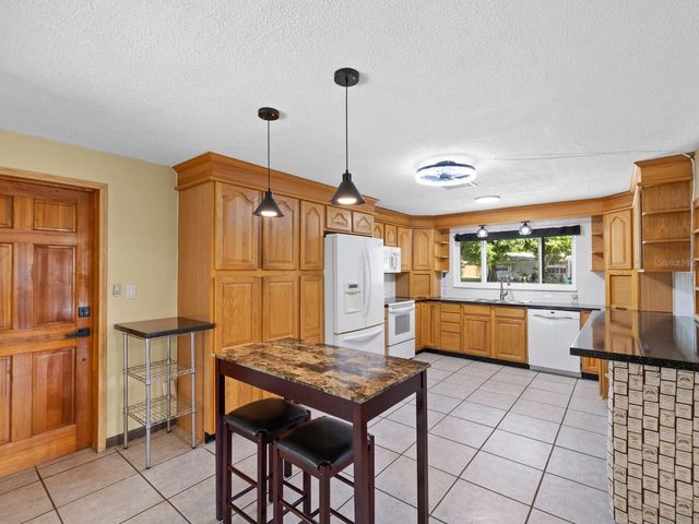 2086 LAKEWOOD DRIVE, Clearwater, FL 33763