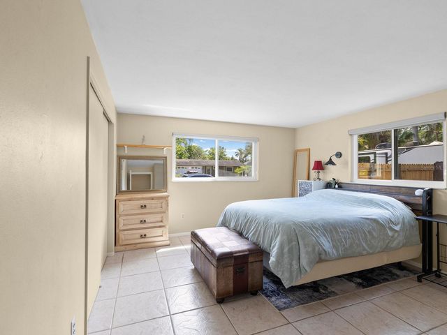 2086 LAKEWOOD DRIVE, Clearwater, FL 33763