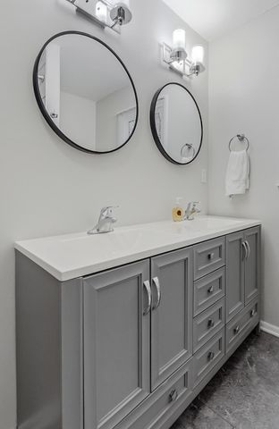 2305 WALTHER CT, Columbia, MO 65203