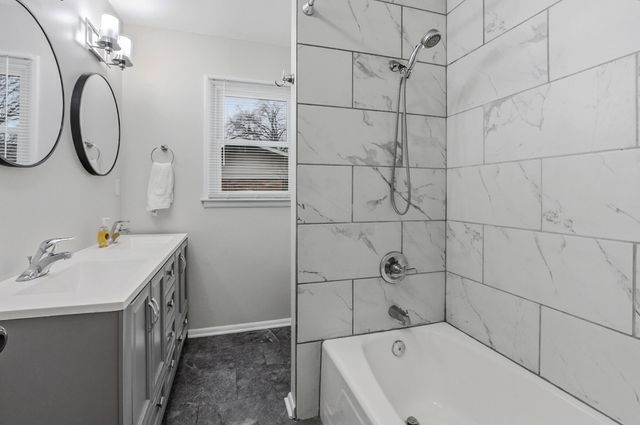 2305 WALTHER CT, Columbia, MO 65203