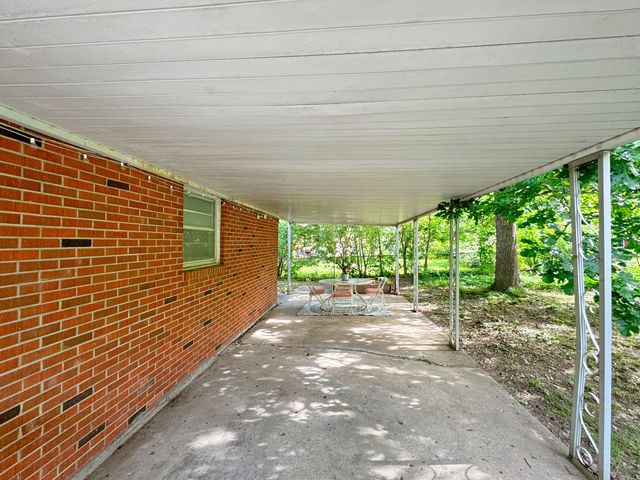 2305 WALTHER CT, Columbia, MO 65203