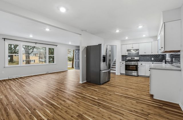 2305 WALTHER CT, Columbia, MO 65203