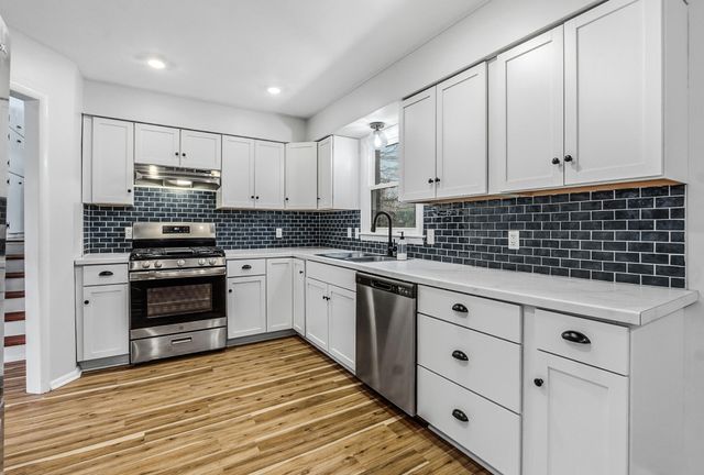 2305 WALTHER CT, Columbia, MO 65203