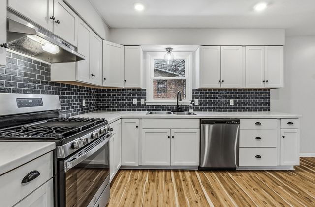 2305 WALTHER CT, Columbia, MO 65203