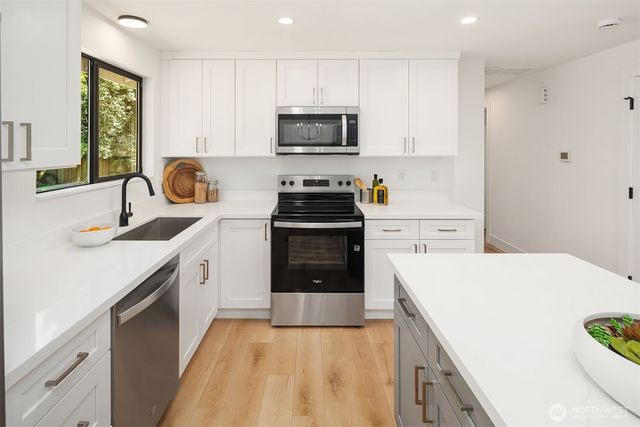 14434 83rd Place NE, Kirkland, WA 98034
