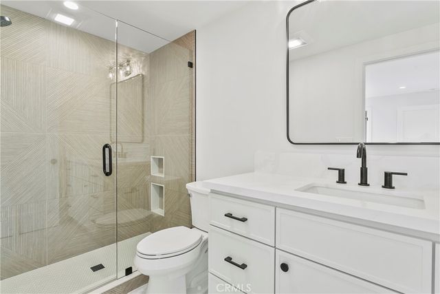 913 W Balboa Blvd C, Newport Beach, CA 92661
