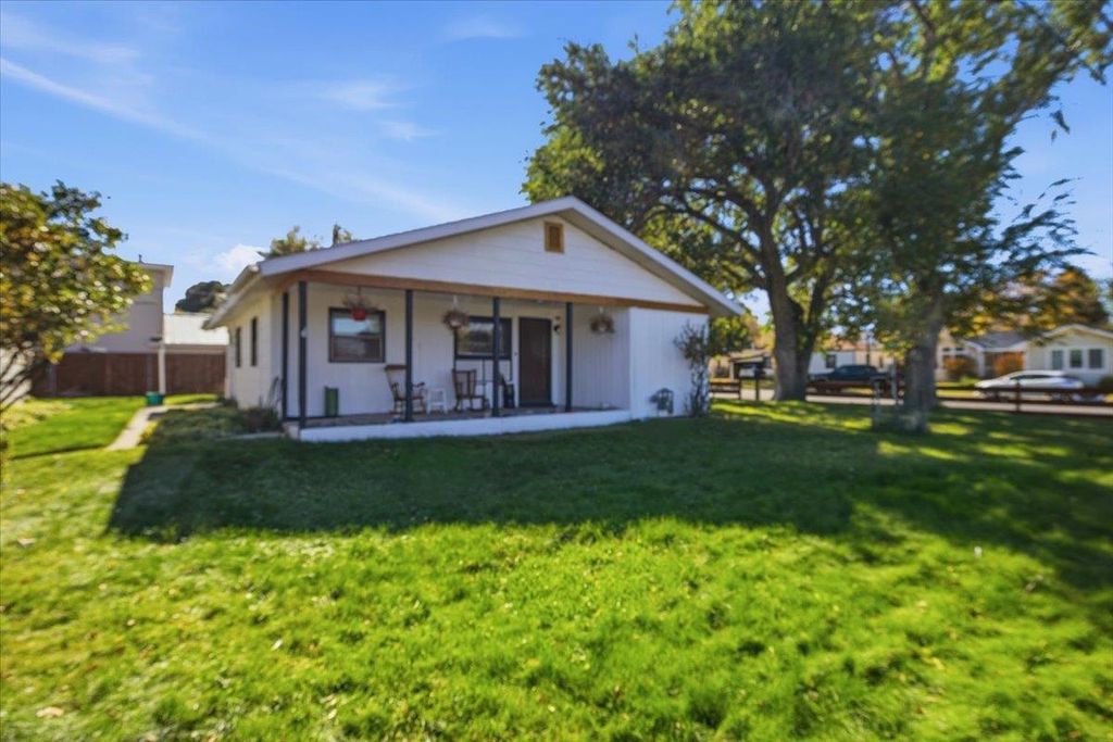1602 23rd St, Cody, WY 82414 photo 2