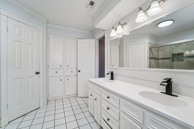 4111 Woodhampton Drive, Pasadena, TX 77505