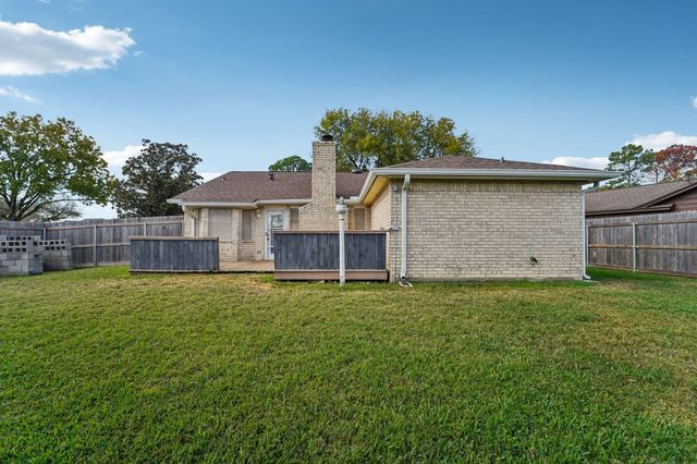 4111 Woodhampton Drive, Pasadena, TX 77505
