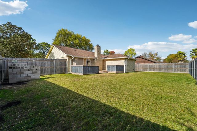 4111 Woodhampton Drive, Pasadena, TX 77505