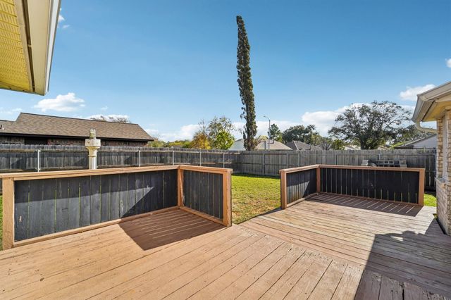 4111 Woodhampton Drive, Pasadena, TX 77505