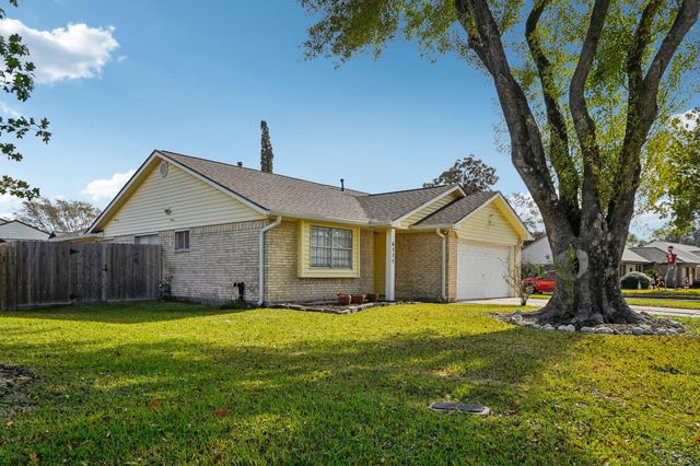 4111 Woodhampton Drive, Pasadena, TX 77505