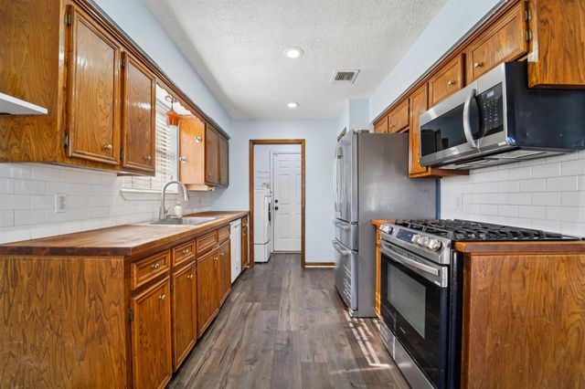 4111 Woodhampton Drive, Pasadena, TX 77505